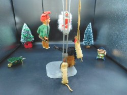 lot 6 5 dolls back